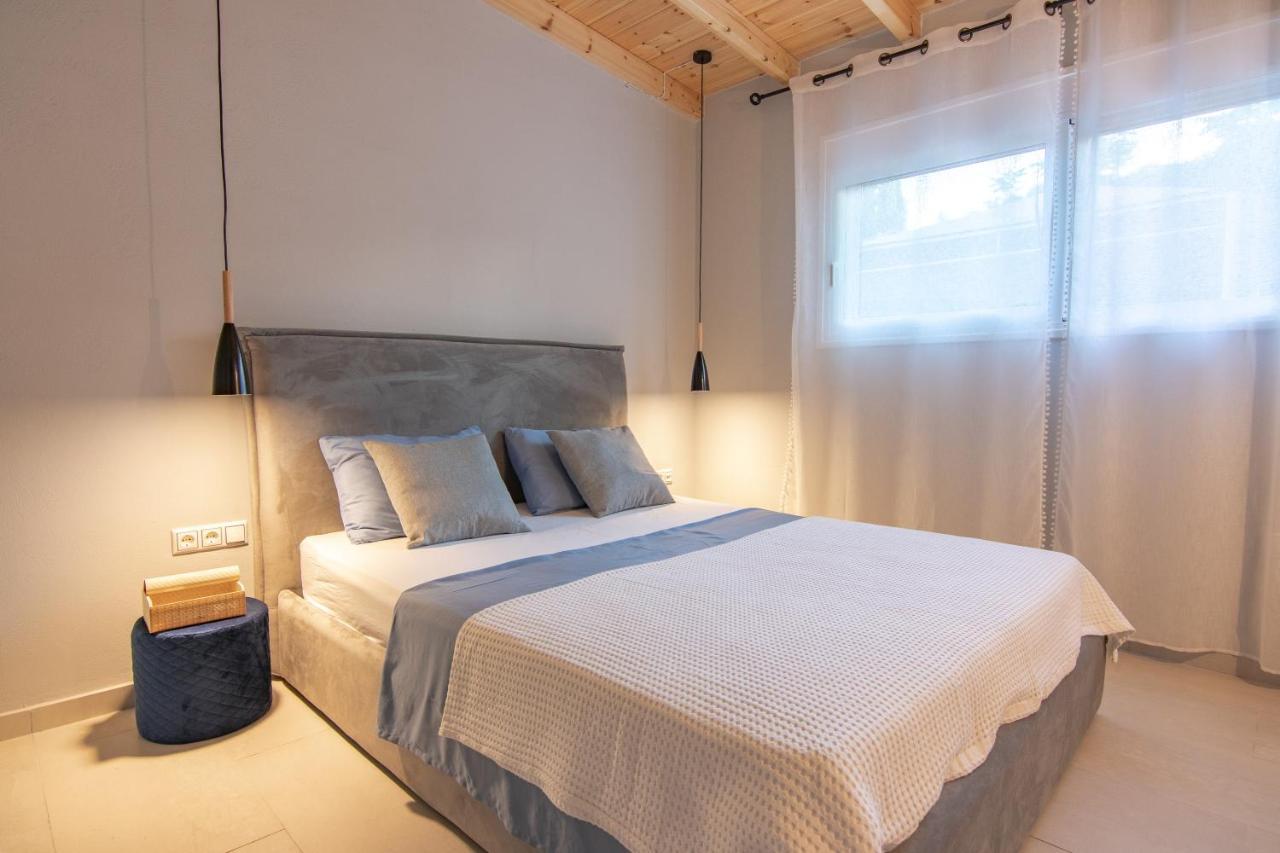 Georgianna'S Suite With Private Pool , 'Blank Suite' Charokopio Exterior photo